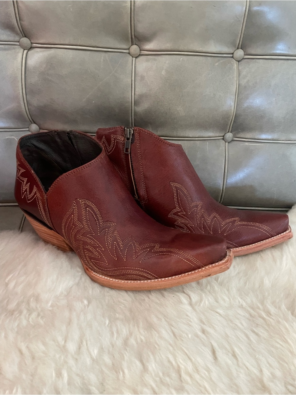 Ariat Saddle Brown Leather Western Ankle Boots Sz 10